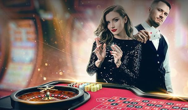 Pengguna mobile menyiapkan pertanyaan bantuan